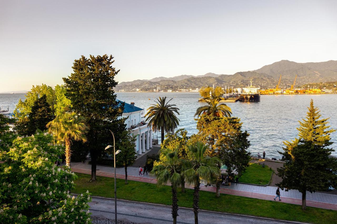 Le Port Boutique Apart Hotel Batumi Eksteriør billede