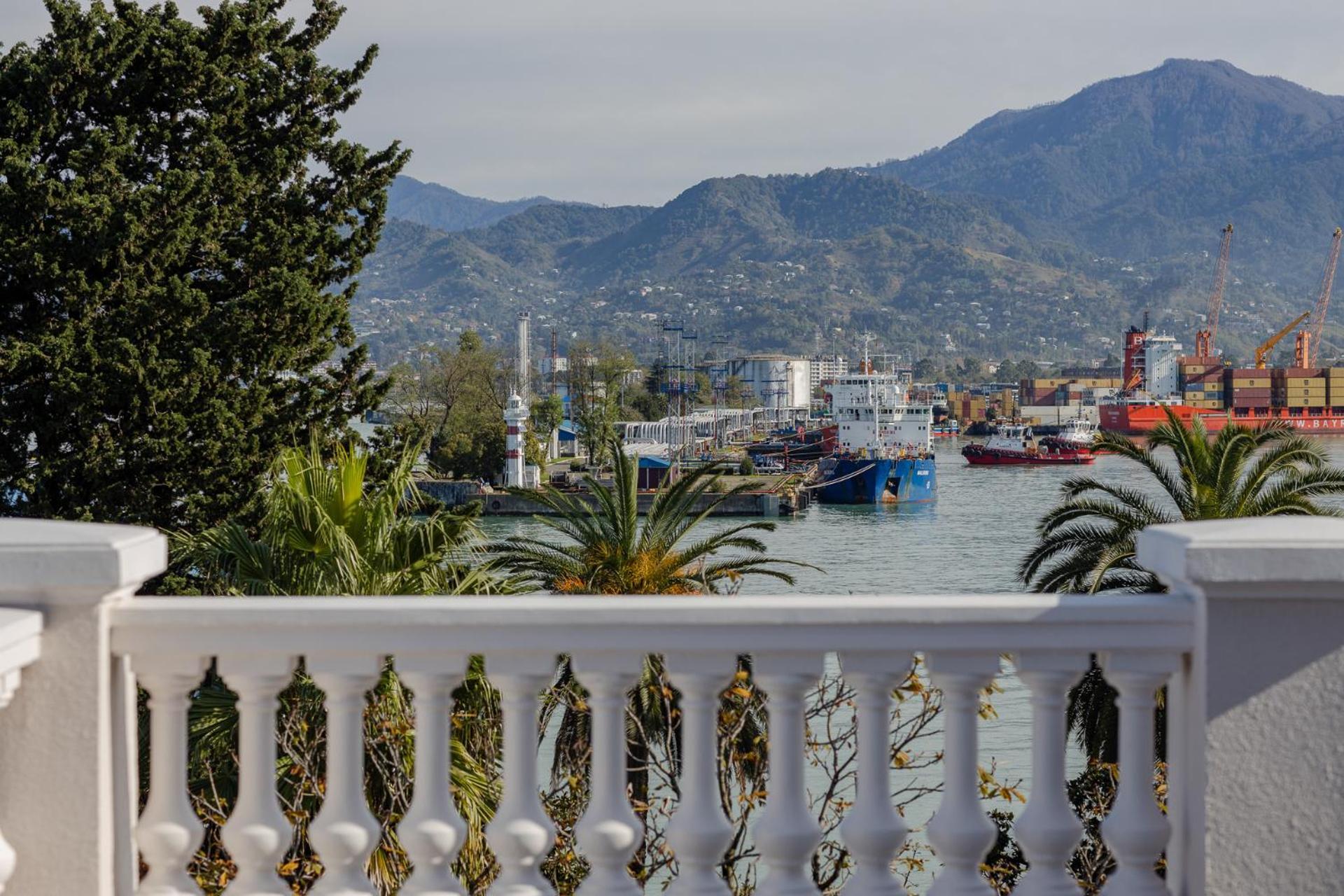 Le Port Boutique Apart Hotel Batumi Eksteriør billede