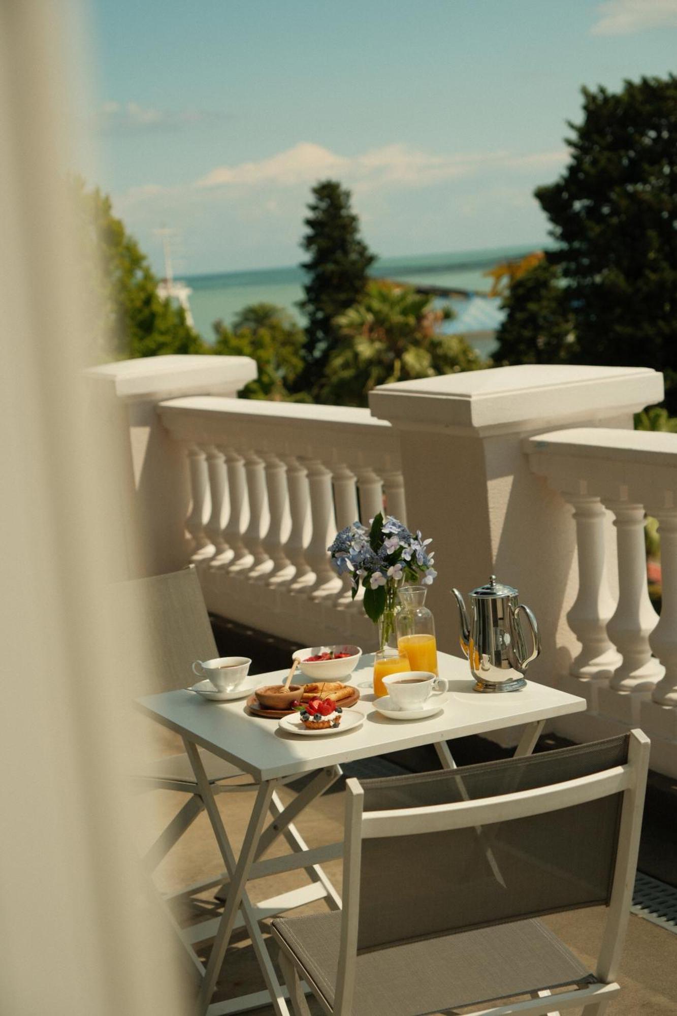 Le Port Boutique Apart Hotel Batumi Eksteriør billede