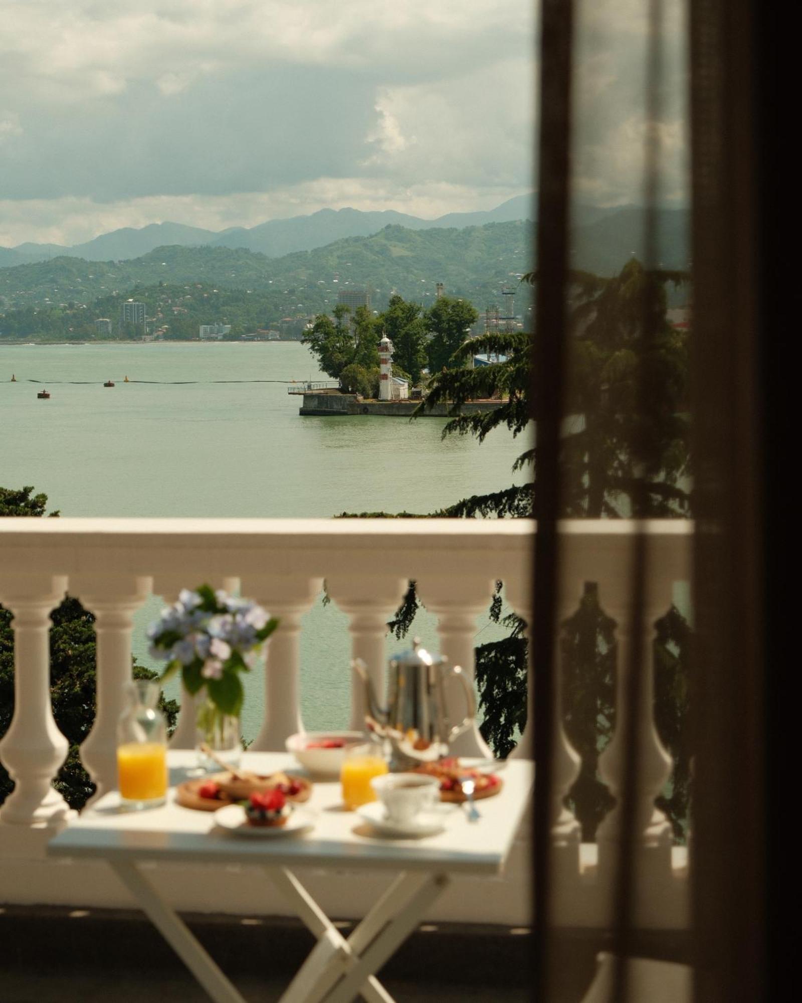 Le Port Boutique Apart Hotel Batumi Eksteriør billede