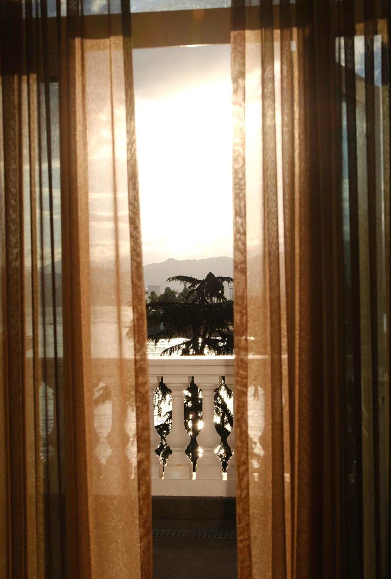 Le Port Boutique Apart Hotel Batumi Eksteriør billede