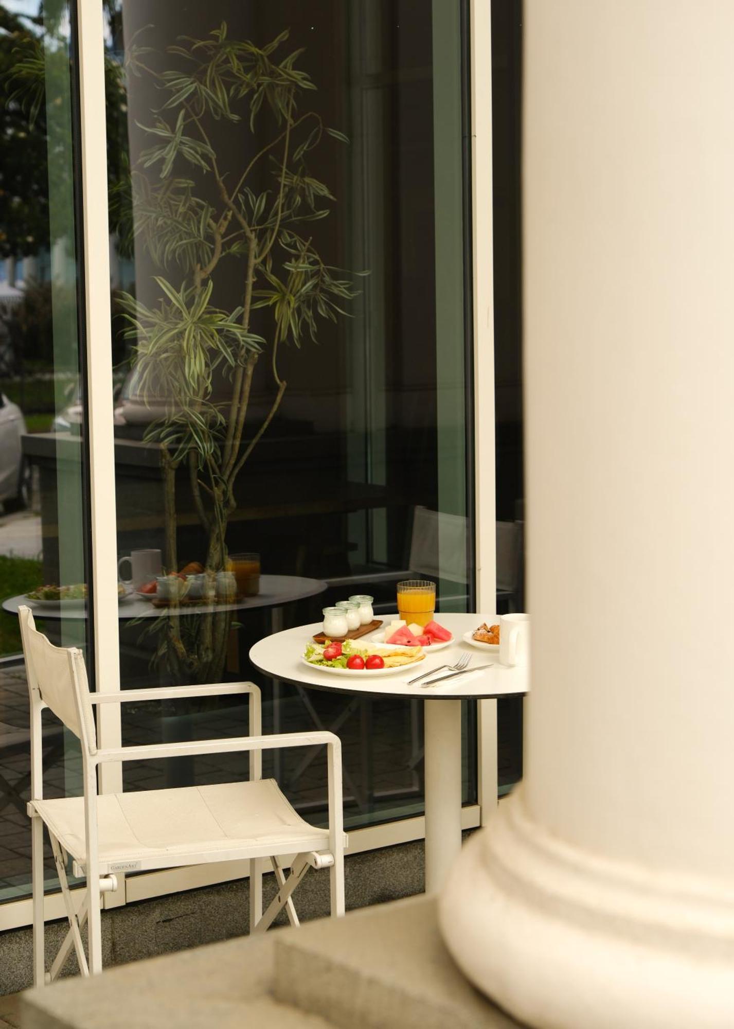 Le Port Boutique Apart Hotel Batumi Eksteriør billede