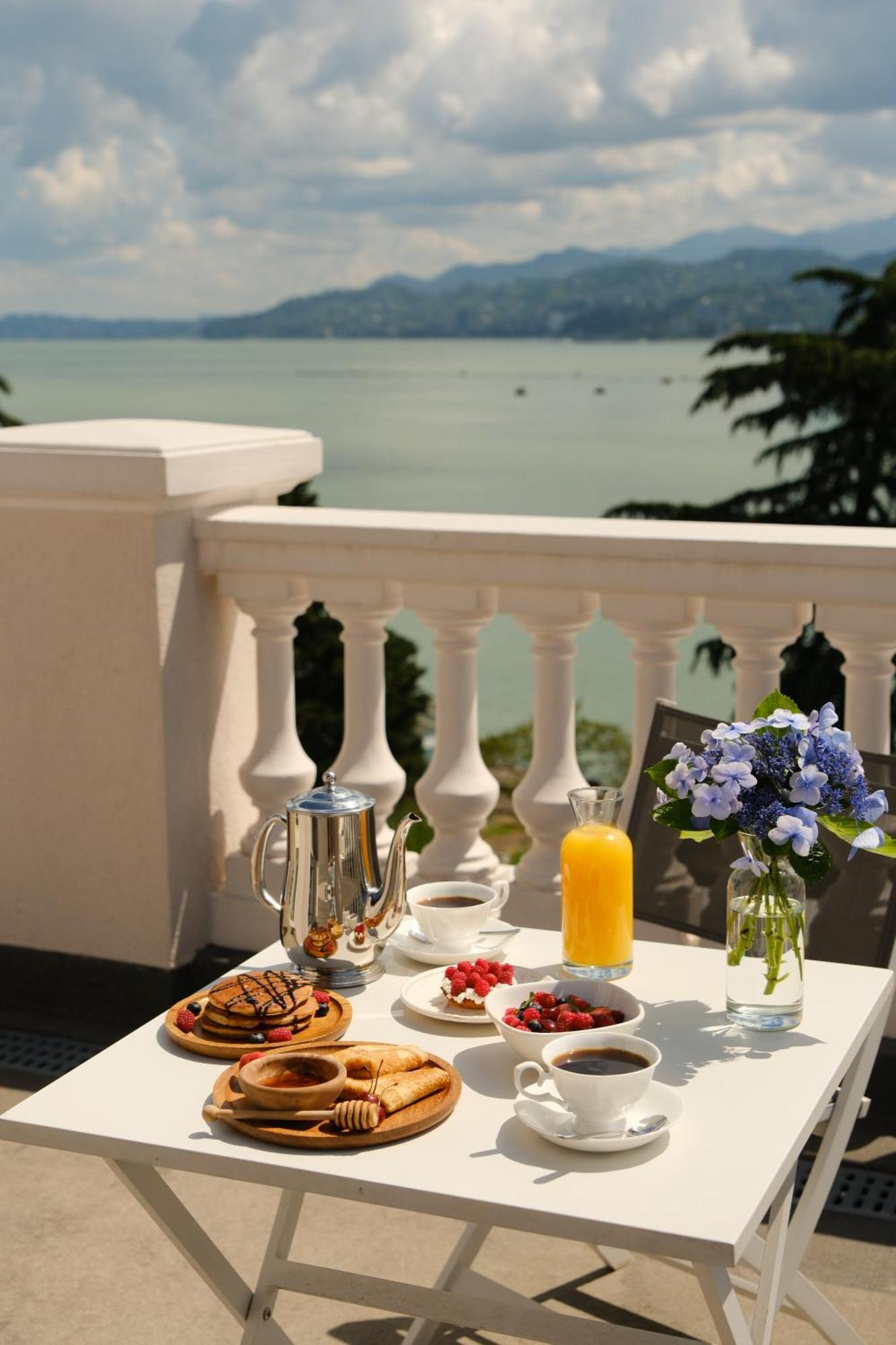Le Port Boutique Apart Hotel Batumi Eksteriør billede