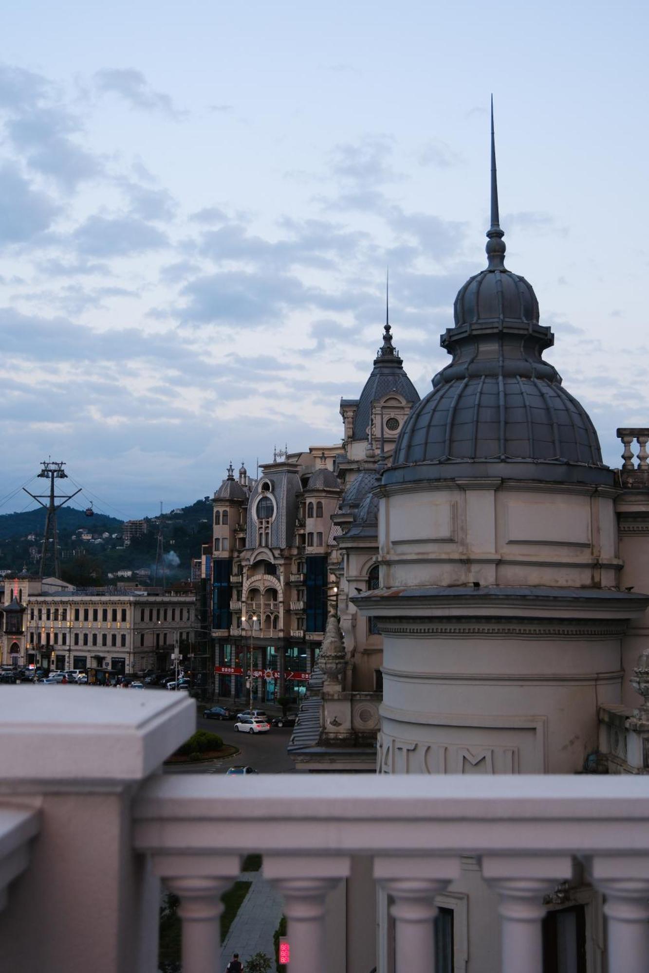 Le Port Boutique Apart Hotel Batumi Eksteriør billede